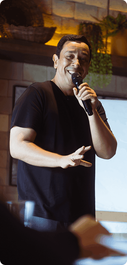 Robson Marques em um evento